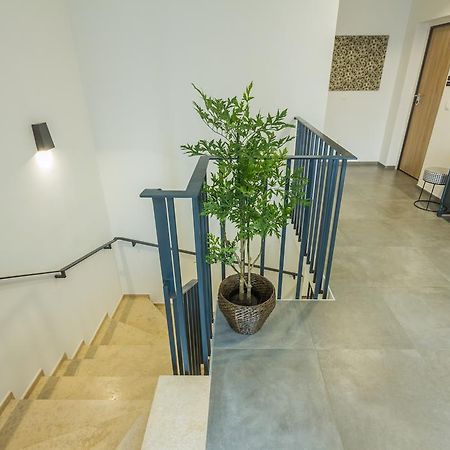 Villa Manus - Boutique Apartments ロヴラン エクステリア 写真