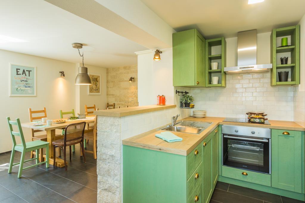 Villa Manus - Boutique Apartments ロヴラン エクステリア 写真