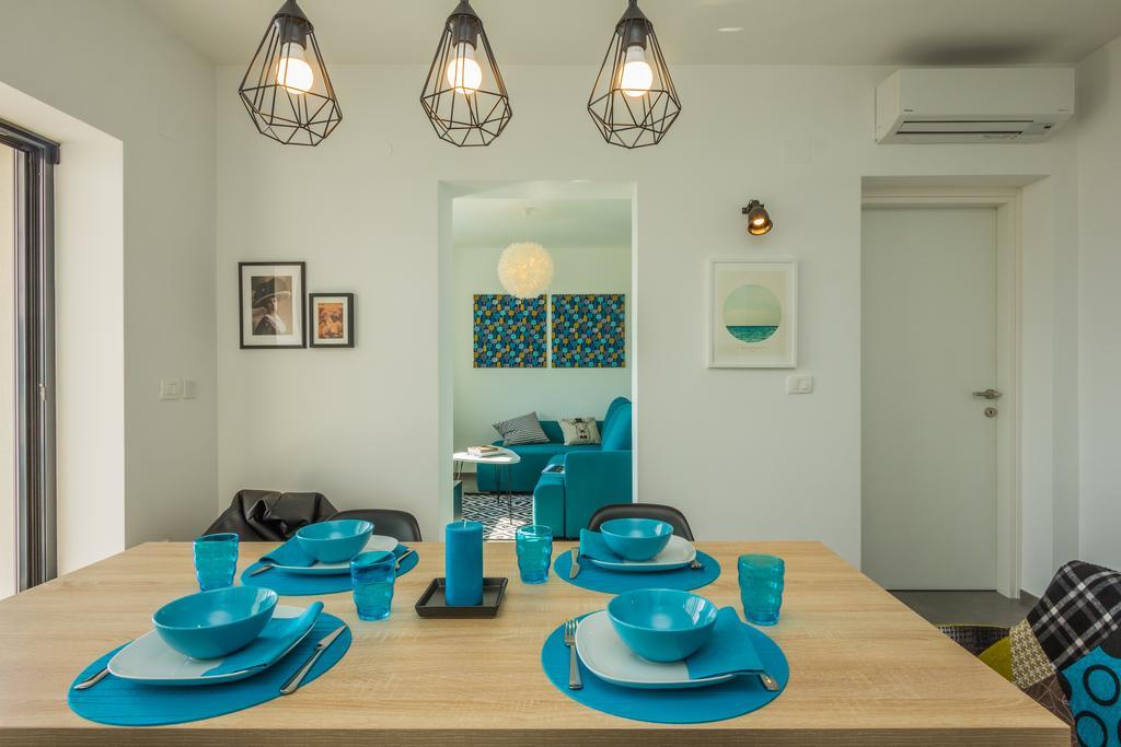 Villa Manus - Boutique Apartments ロヴラン エクステリア 写真