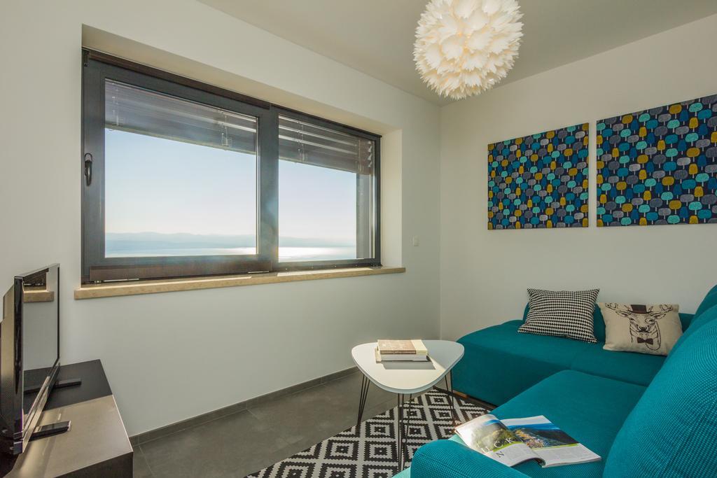 Villa Manus - Boutique Apartments ロヴラン エクステリア 写真