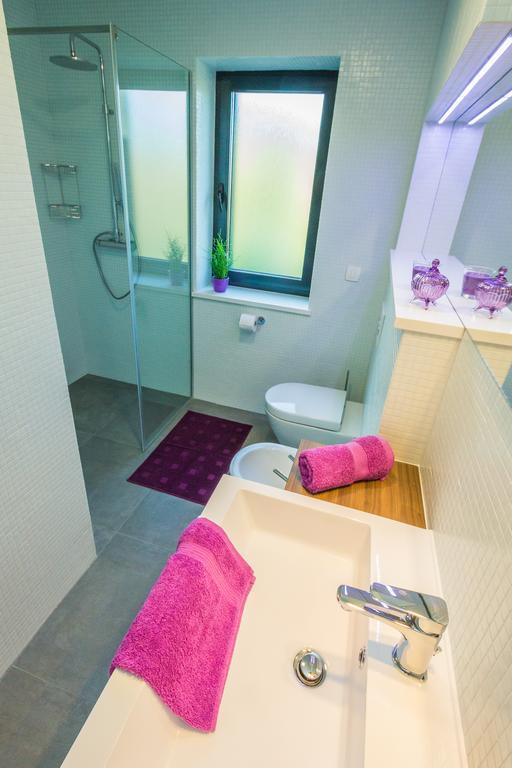 Villa Manus - Boutique Apartments ロヴラン エクステリア 写真