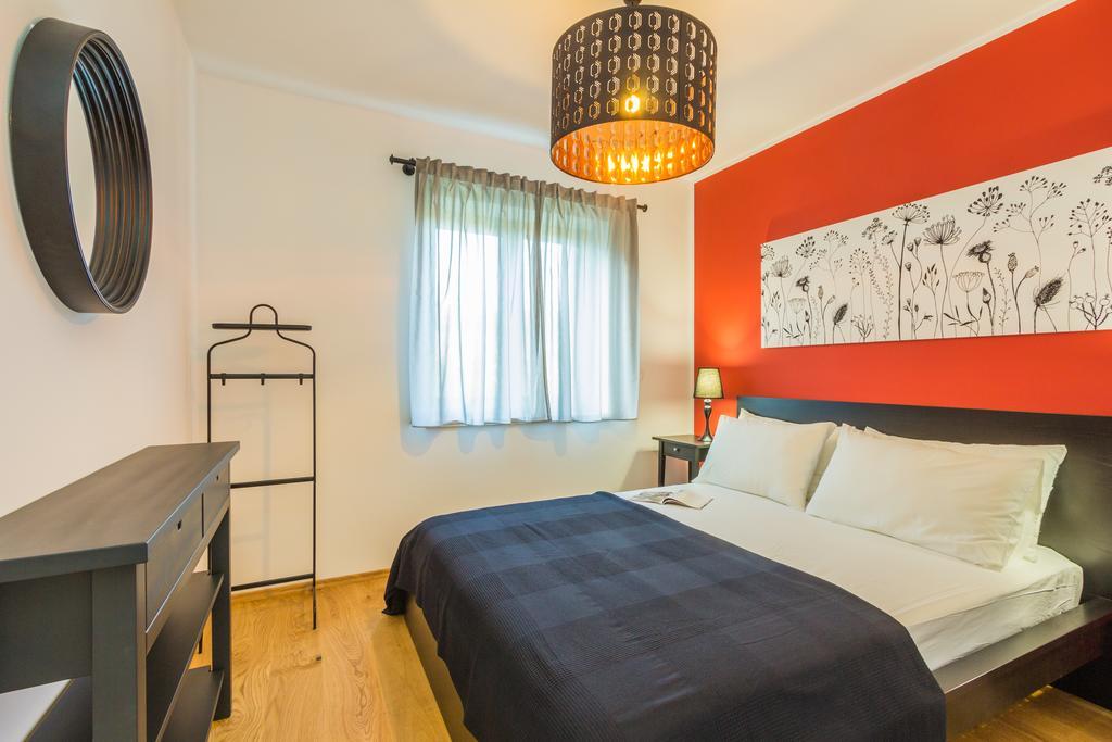 Villa Manus - Boutique Apartments ロヴラン エクステリア 写真
