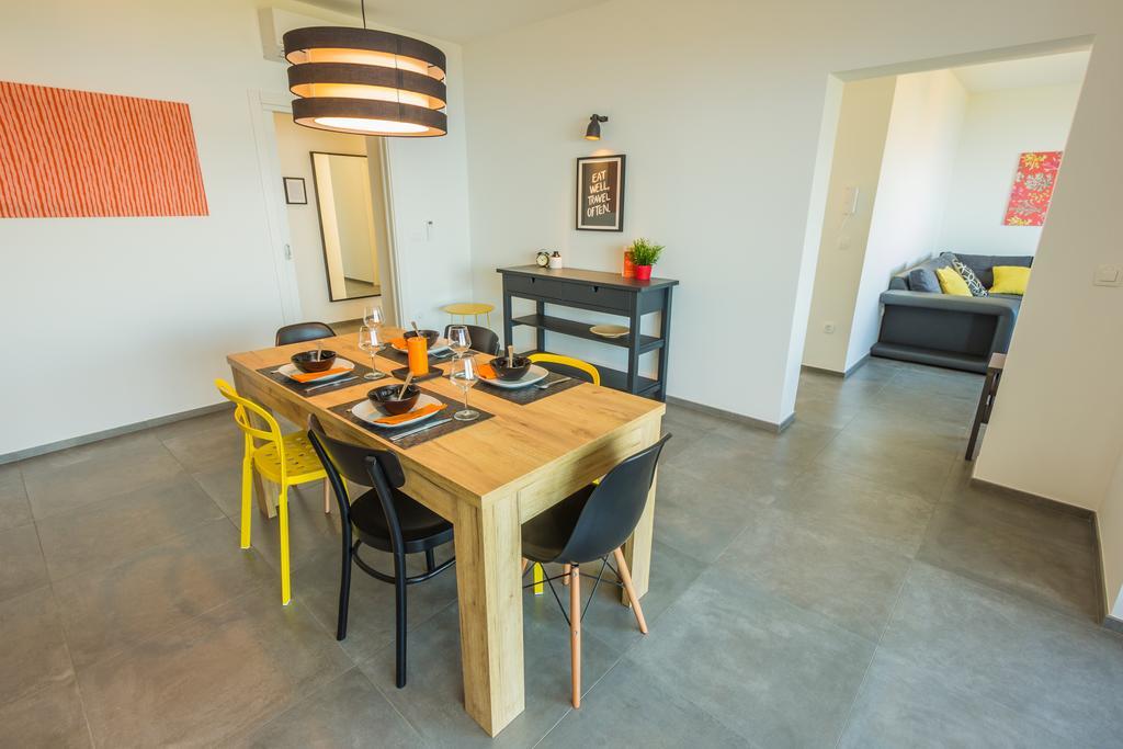 Villa Manus - Boutique Apartments ロヴラン エクステリア 写真