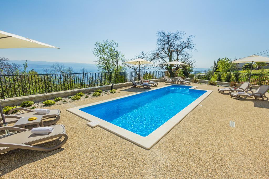 Villa Manus - Boutique Apartments ロヴラン エクステリア 写真